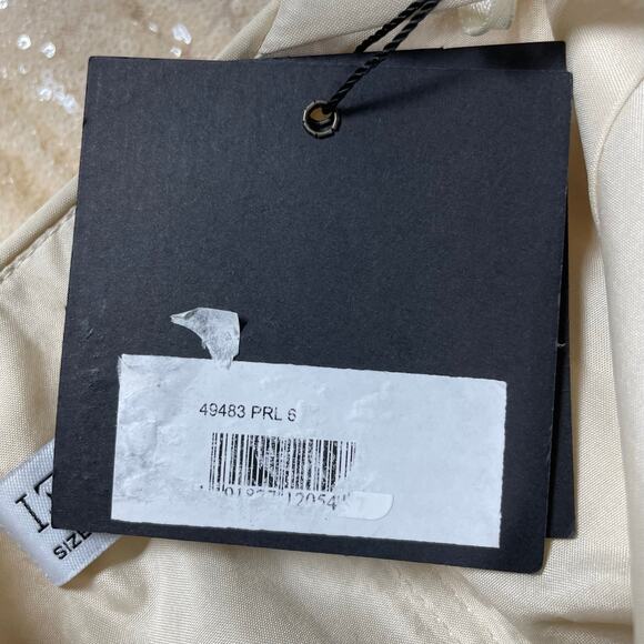 Mac Duggal IEENA NWT V-Neck Sequined Ball Gown Size 6 Pearl On Seam Pockets - Picture 5 of 10